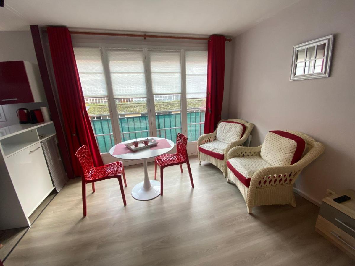 Studio Avec Parking Prive Au Coeur Du Treport 勒特雷波尔 外观 照片